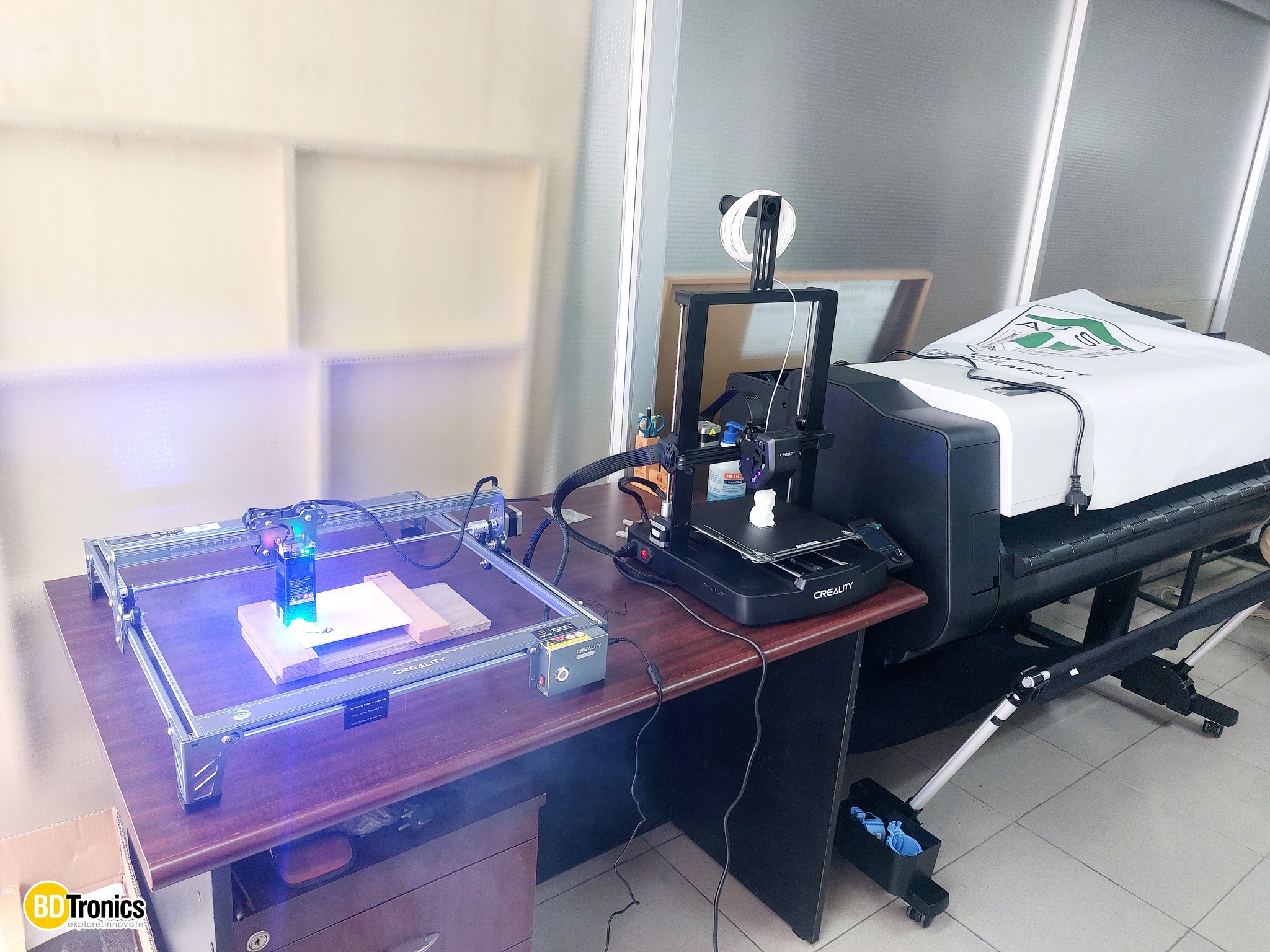 BDTronics delivers 3D printers and laser engravers to Ahsanullah University